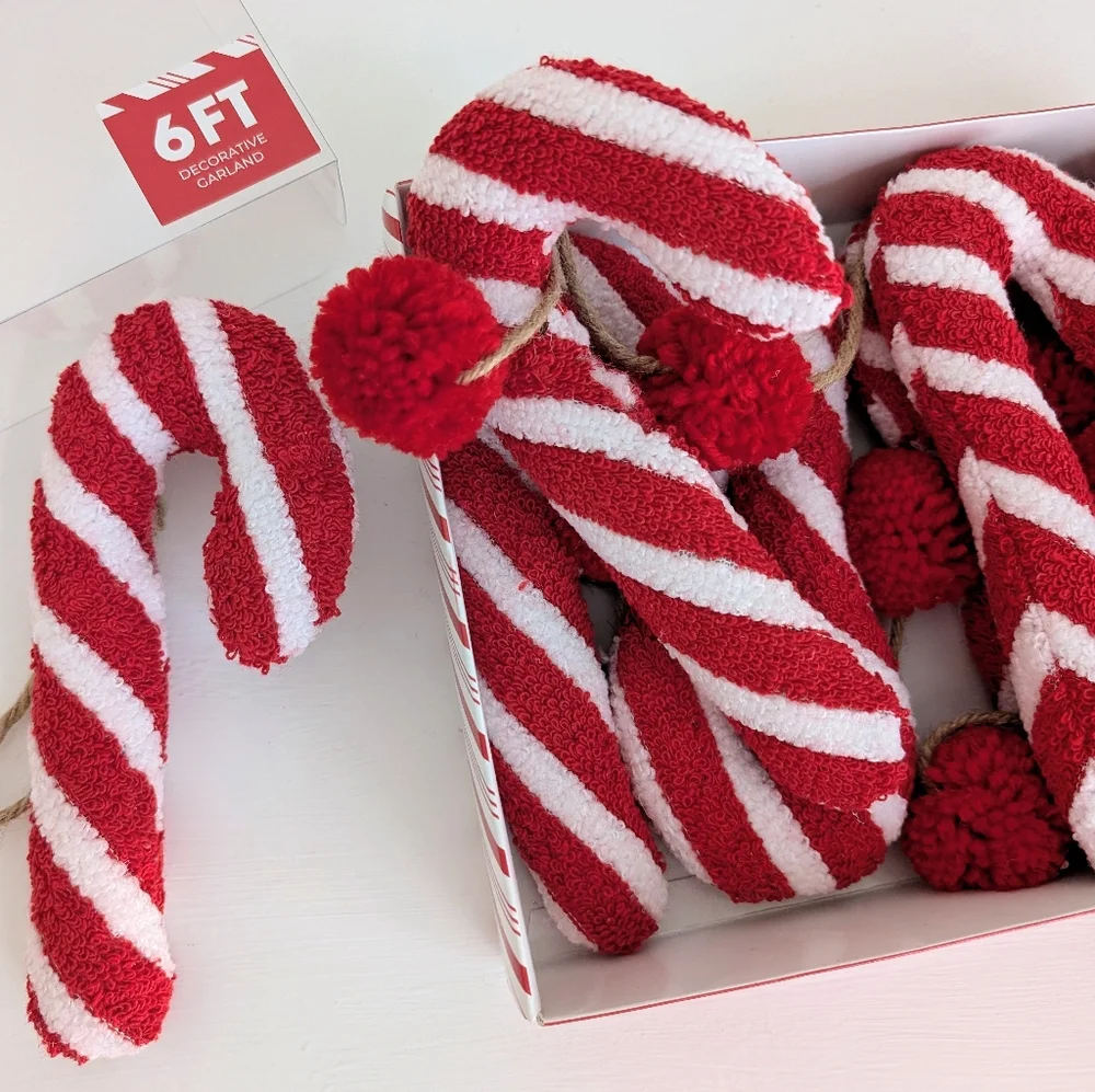 NIB Large Cozy Candy Cane Christmas Garland 6 FT Peppermint Holiday Gingerbread